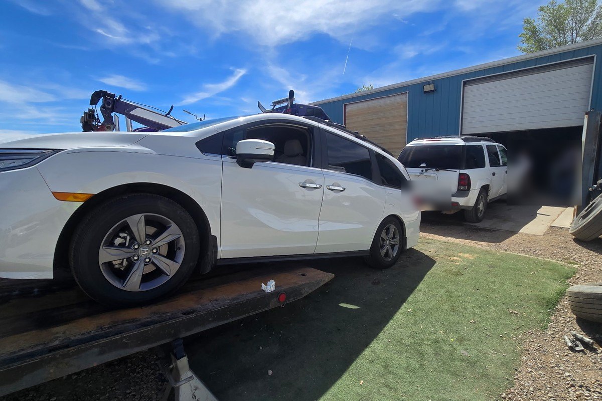 Tow truck providing towing services in Magdalena, NM